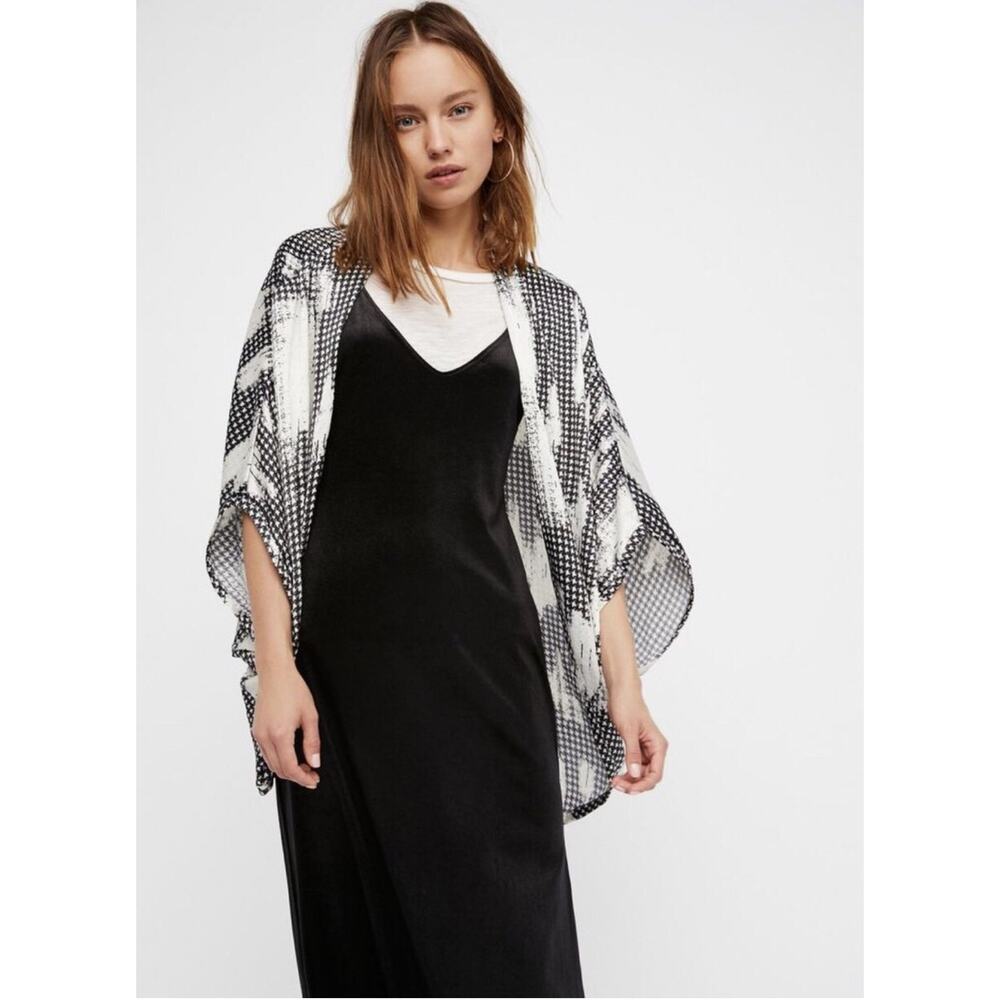 FREE PEOPLE GRIDLOCK WASHED‎ HERRINGBONE OPEN FRONT SILKY KIMONO BLACK